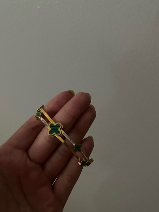 Trendy boutique Accessories - Trendy boutique Gold Bracelet with Green Clover Enamel